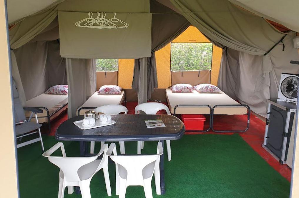 Easyatent Safari Tent Lanterna Červar-Porat Rom bilde